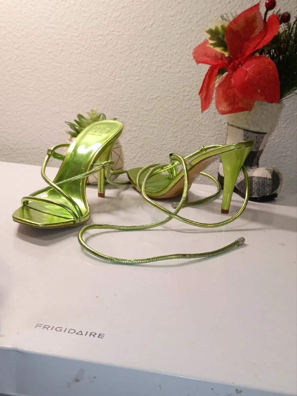 Jennifer Lopez Metallic Neon Green Strappy Heels - Picture 10 of 11